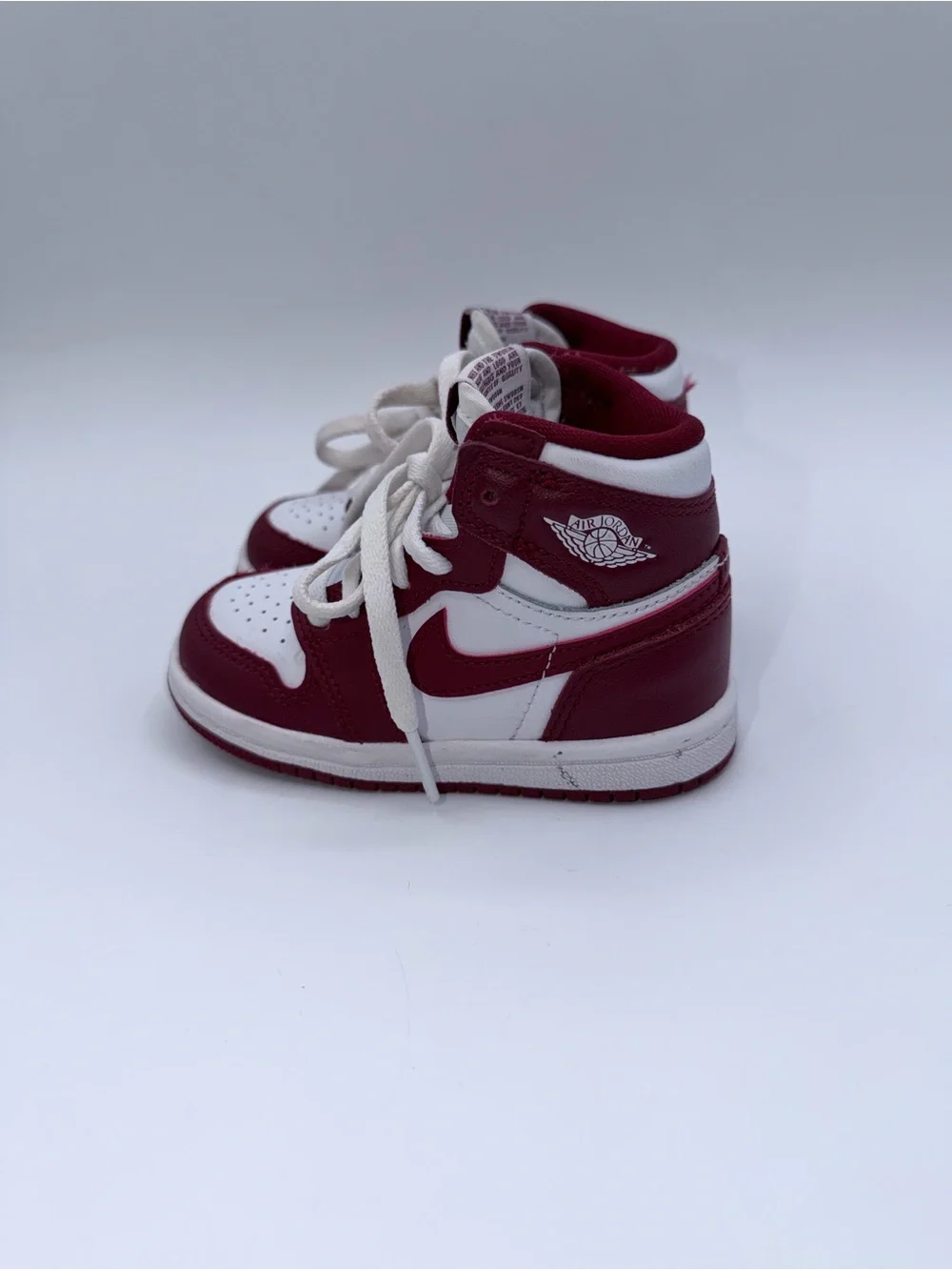 Nike Air Jordan 1 Retro High OG - Size 5.5
